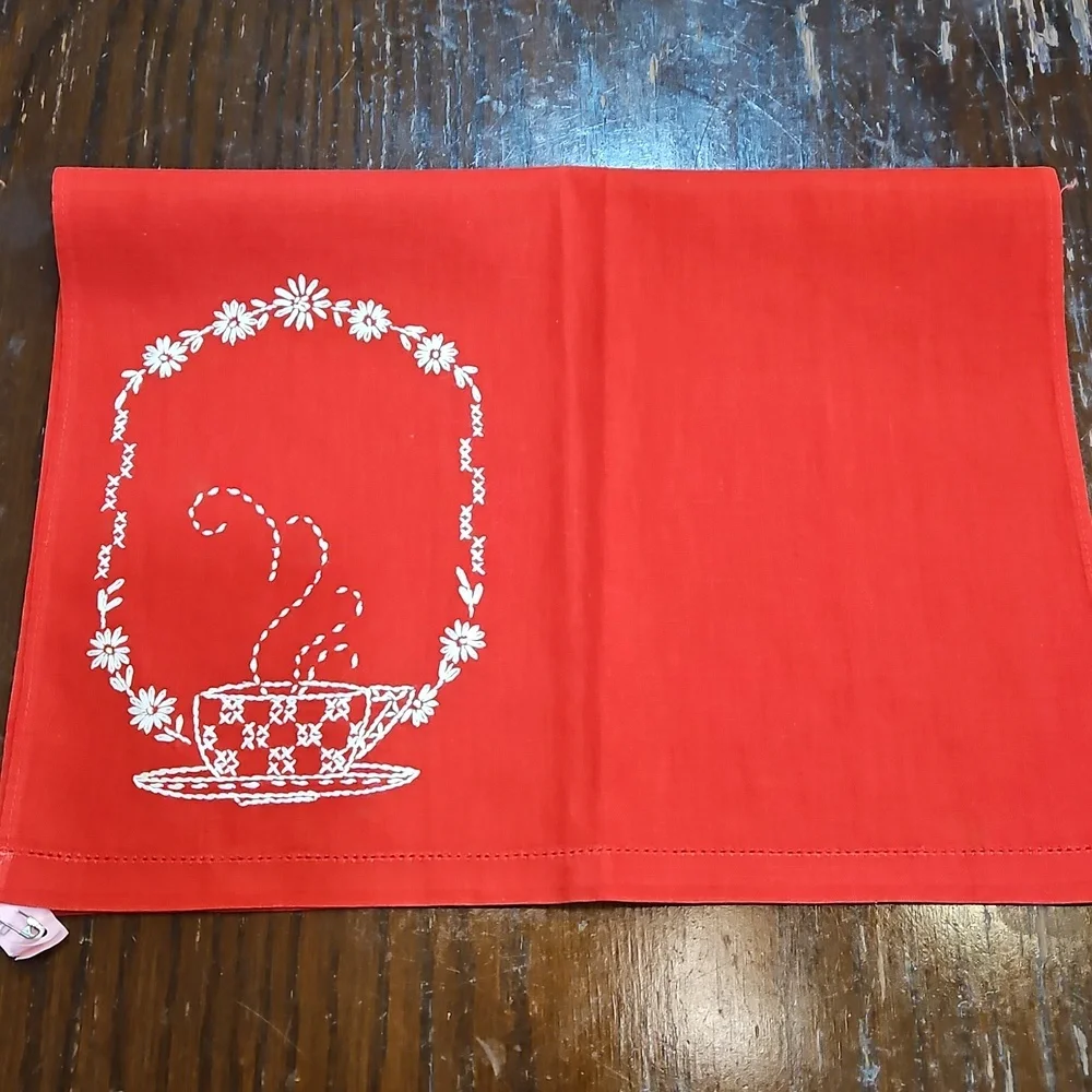 RED WHITE TEACUP HAND EMBROIDERED VINTAGE TEA‎ TOWELS SET 2